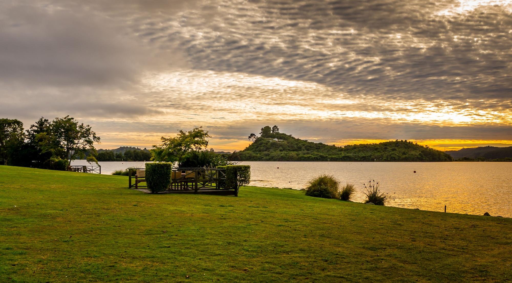 Vr Rotorua Lake Resort Bagian luar foto